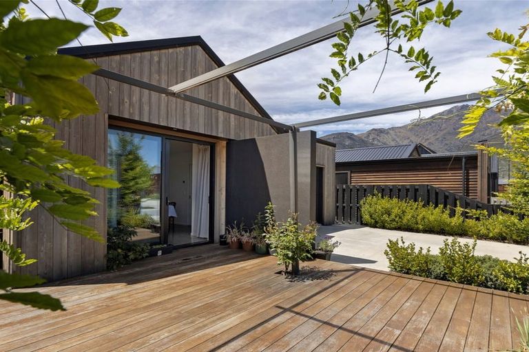 Photo of property in 3 Bellamore Street, Lake Hayes, Queenstown, 9304