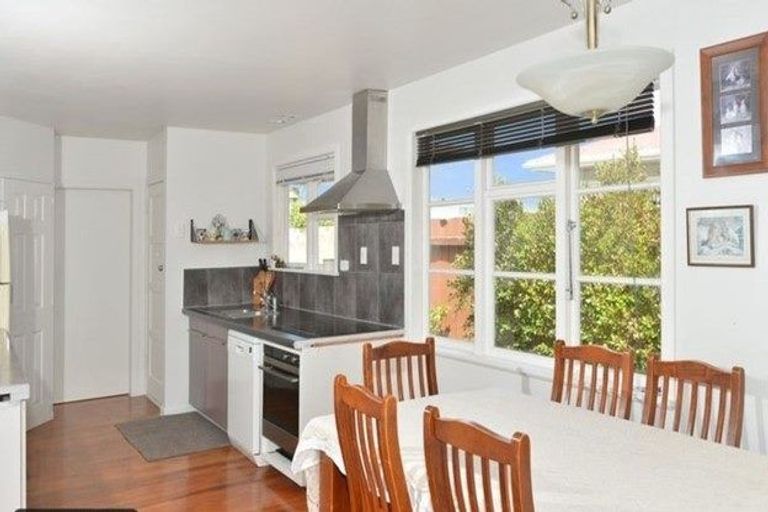 Photo of property in 12 Cartwright Road, Onerahi, Whangarei, 0110