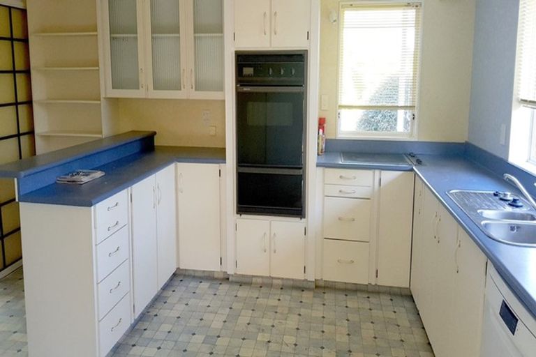 Photo of property in 17 Awanui Drive, Waikanae, 5036