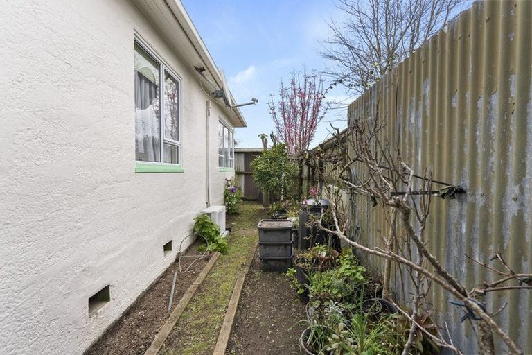 Photo of property in 31 Wrantage Street, Westown, New Plymouth, 4310