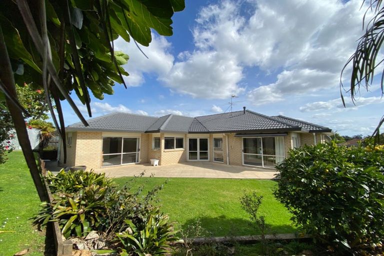 Photo of property in 8 Moycullien Lane, East Tamaki Heights, Auckland, 2016