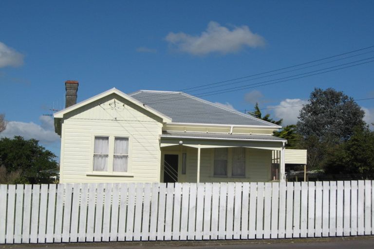 Photo of property in 15 Hunia Street, Marton, 4710