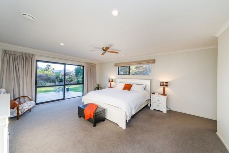 Photo of property in 17 Cemetery Road, Sanson, Palmerston North, 4479
