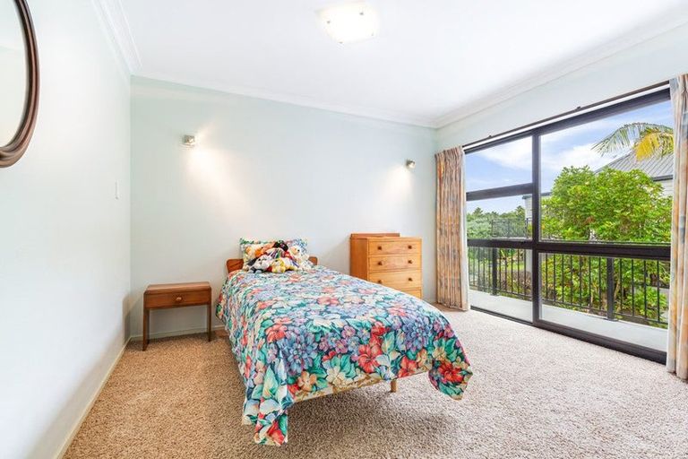 Photo of property in 5 Clearwater Cove, West Harbour, Auckland, 0618