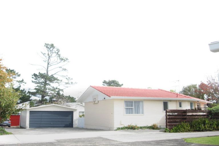 Photo of property in 2/47 Hope Farm Avenue, Pakuranga Heights, Auckland, 2010