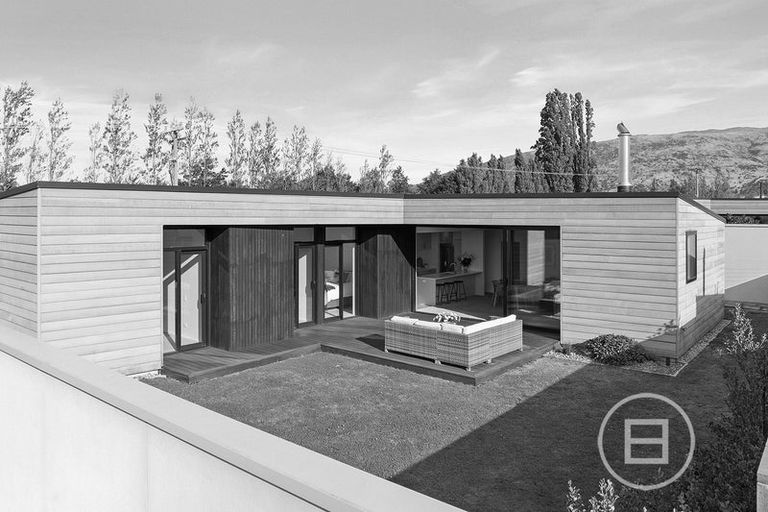 Photo of property in 4 Stackbrae Avenue, Wanaka, 9305