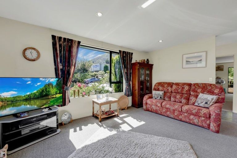 Photo of property in 10 Matai Place, Waikawa, Picton, 7220