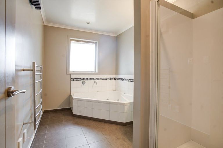 Photo of property in 19 Burns Street, Milton, 9220