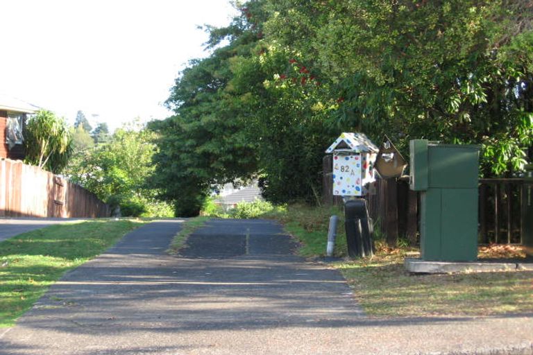 Photo of property in 82 Lantana Road, Green Bay, Auckland, 0604