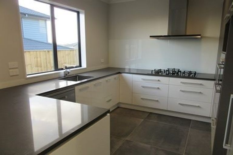 Photo of property in 36 Mackay Drive, Greenhithe, Auckland, 0632