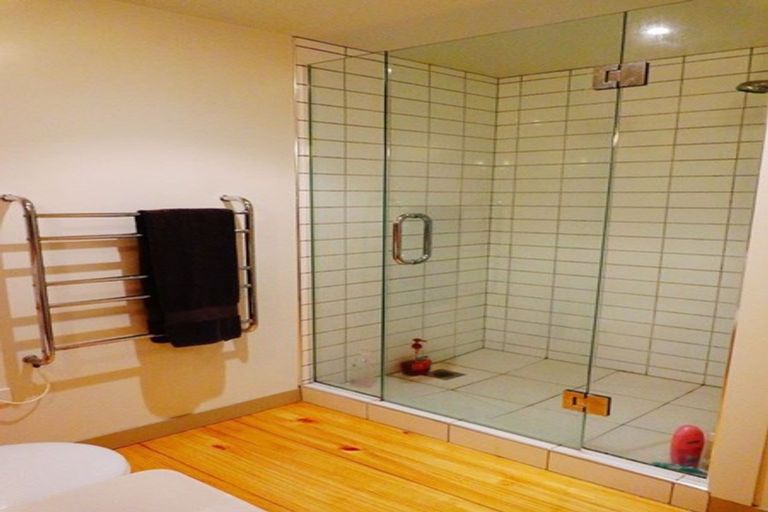 Photo of property in Stadium Garden Flats, 118/107 Thorndon Quay, Pipitea, Wellington, 6011