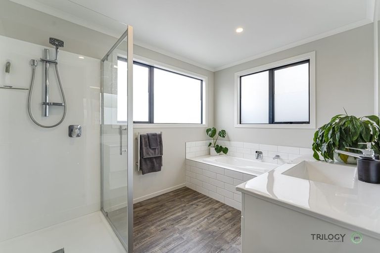 Photo of property in 37 Peterley Road, Lower Shotover, Queenstown, 9304