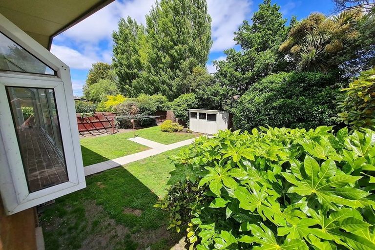 Photo of property in 23 Highfield Place, Avonhead, Christchurch, 8042