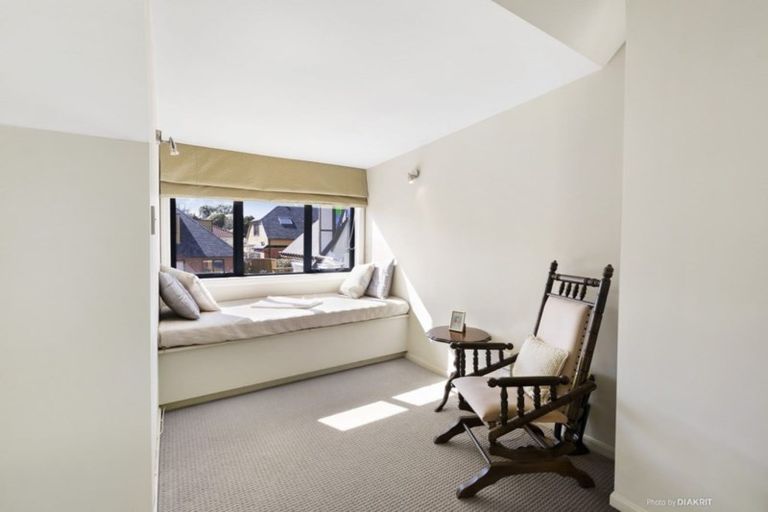 Photo of property in 19 Futuna Close, Karori, Wellington, 6012