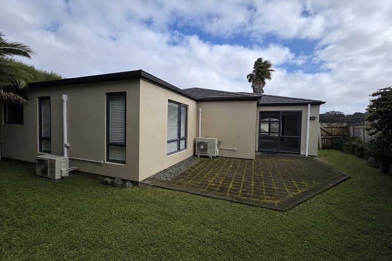 Photo of property in 109 Charles Prevost Drive, The Gardens, Auckland, 2105