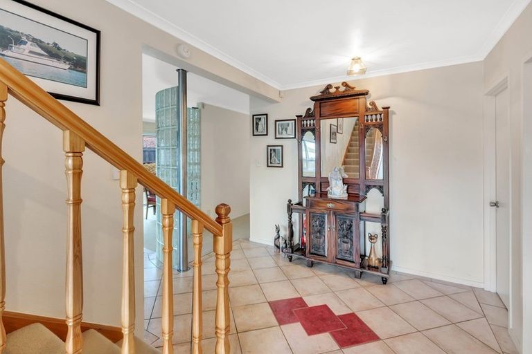 Photo of property in 9 Argo Drive, Half Moon Bay, Auckland, 2012