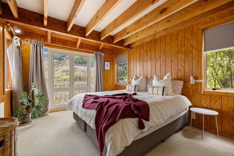 Photo of property in 32b Mackinnon Terrace, Sunshine Bay, Queenstown, 9300