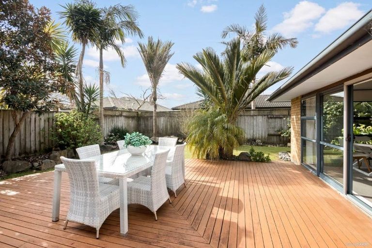 Photo of property in 7 Harbour Lights Close, West Harbour, Auckland, 0618