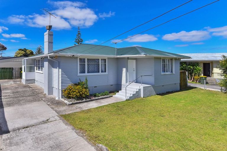 Photo of property in 16 Claymore Street, Manurewa, Auckland, 2102