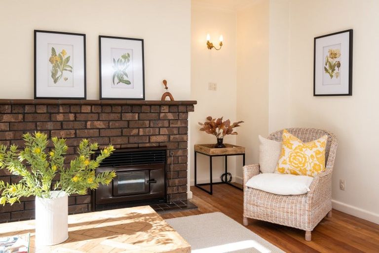 Photo of property in 3 Cobden Crescent, Bluff Hill, Napier, 4110