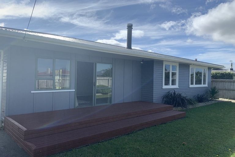 Photo of property in 79 Sutherland Crescent, Westbrook, Palmerston North, 4412