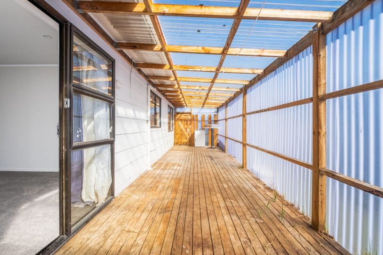 Photo of property in 1/6 Hatherley Place, Clendon Park, Auckland, 2103