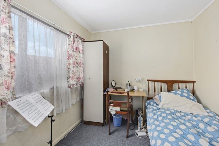 Photo of property in 100 Gibbons Street, Ebdentown, Upper Hutt, 5018