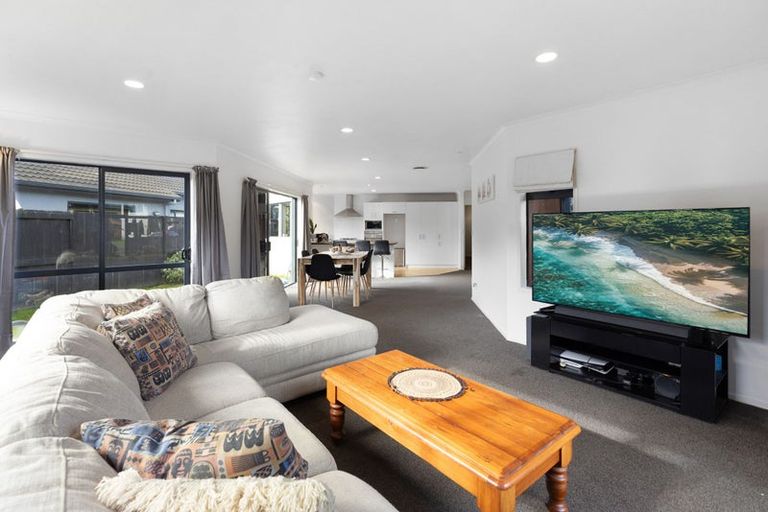 Photo of property in 41 Tomika Crescent, Papamoa Beach, Papamoa, 3118