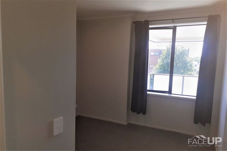 Photo of property in 2/22 Kerewhenua Crescent, Hobsonville, 0616
