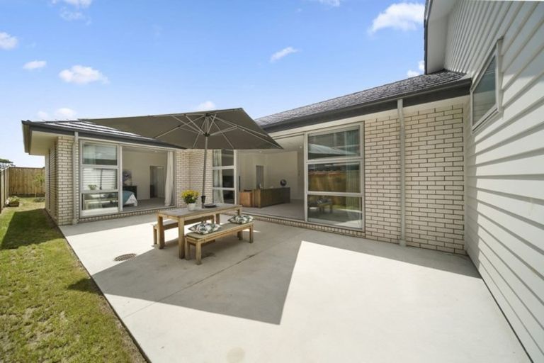 Photo of property in 57 Hayfield Way, Karaka, Papakura, 2113