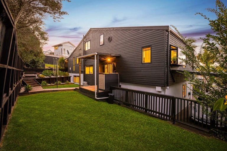 Photo of property in 1/22 Manuwai Road, Torbay, Auckland, 0630