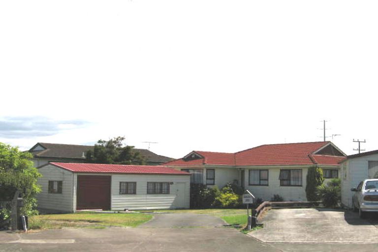 Photo of property in 20 Cabello Place, Unsworth Heights, Auckland, 0632