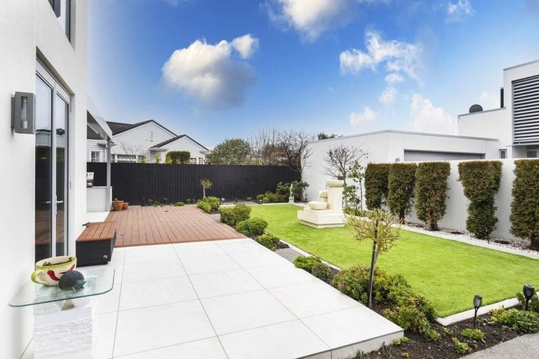 Photo of property in 11 Roa Road, Fendalton, Christchurch, 8041