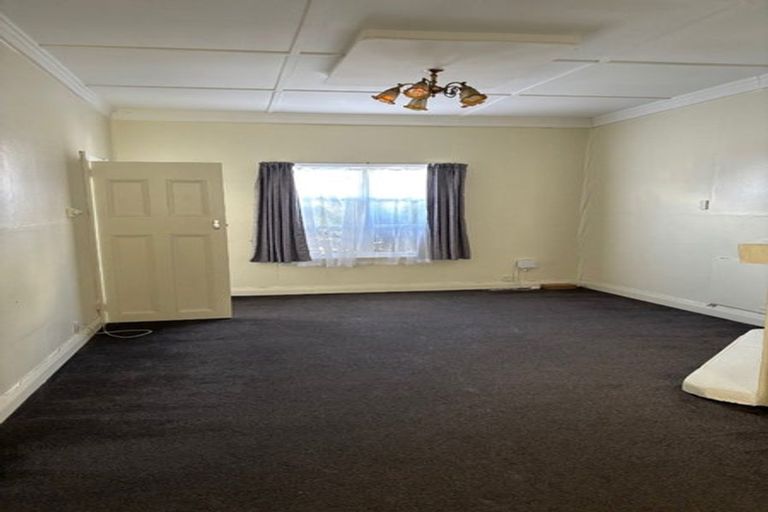 Photo of property in 70 Russell Street, Westport, 7825