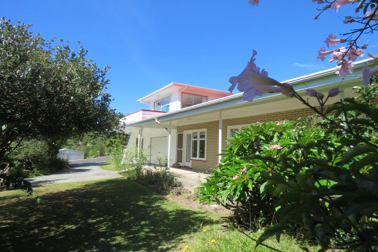 Photo of property in 6 Kupe Road, Coopers Beach, 0420