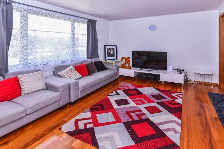 Photo of property in 16 Claymore Street, Manurewa, Auckland, 2102