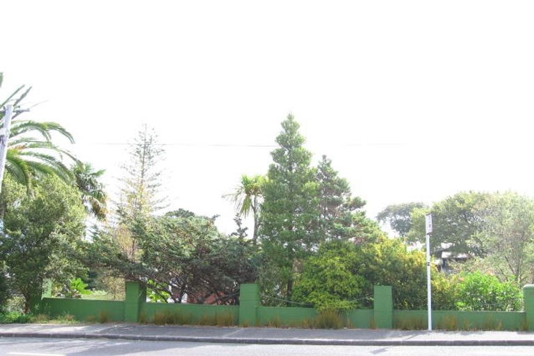 Photo of property in 950a Beach Road, Torbay, Auckland, 0630