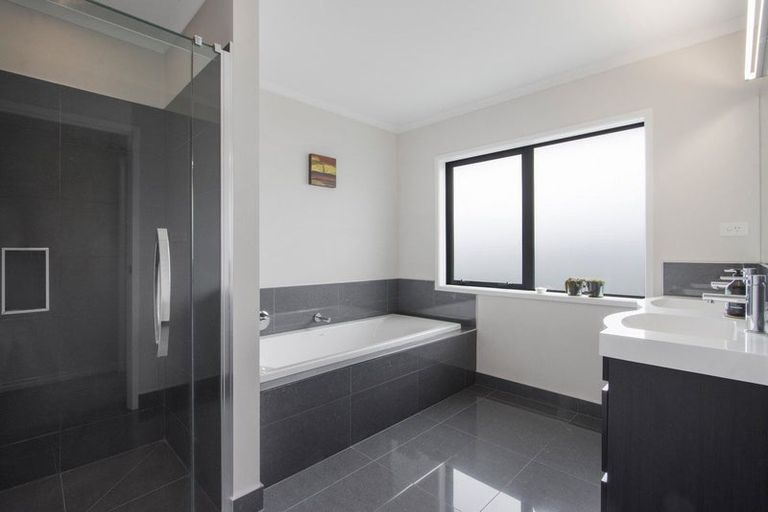 Photo of property in 7 Vantage Place, Omokoroa, 3114