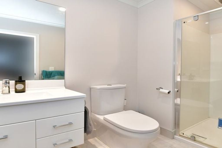 Photo of property in 7/89 Hobsonville Point Road, Hobsonville, Auckland, 0616