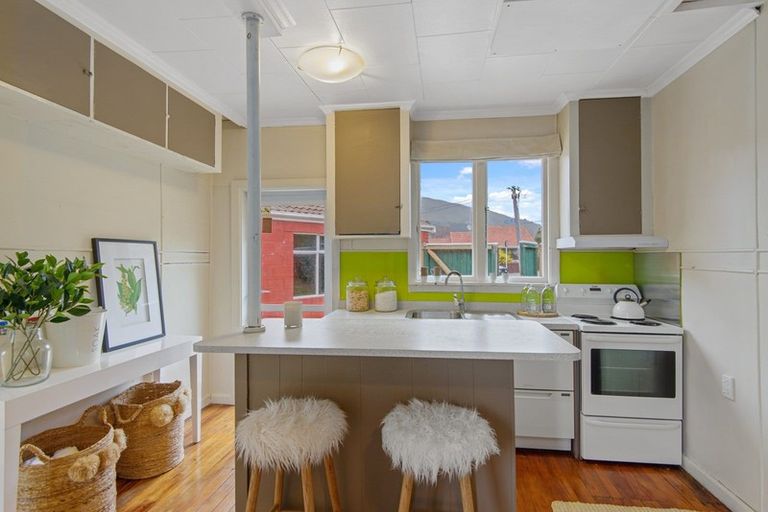 Photo of property in 55 Wakefield Avenue, Sumner, Christchurch, 8081