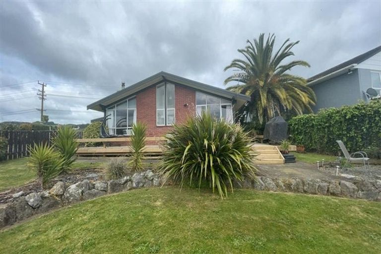 Photo of property in 2 Luxor Place, Pomare, Rotorua, 3015