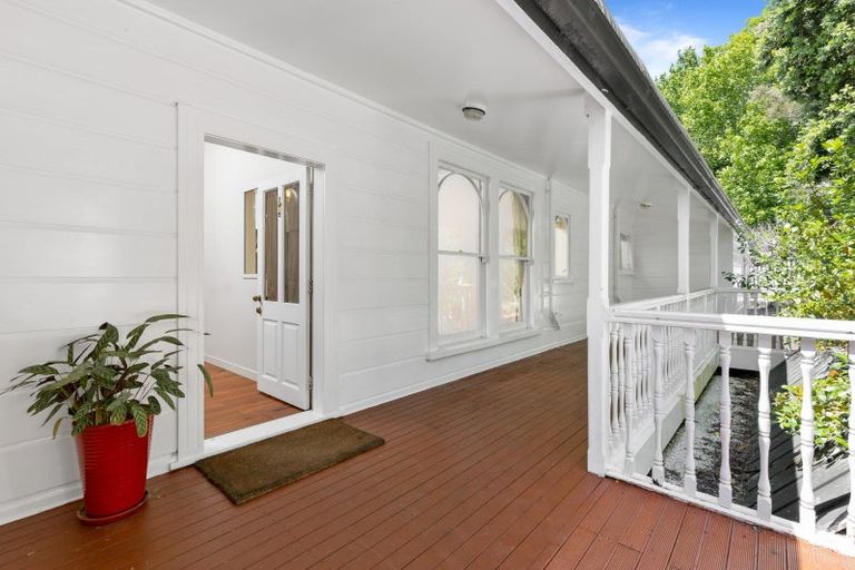 Photo of property in 10 The Close, Greenhithe, Auckland, 0632