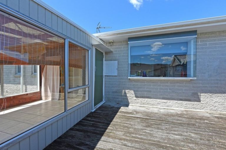 Photo of property in 1a Joseph Grove, Elderslea, Upper Hutt, 5018