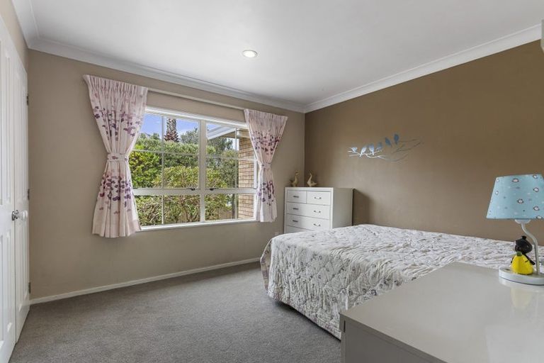 Photo of property in 11 Nathan Close, Somerville, Auckland, 2014