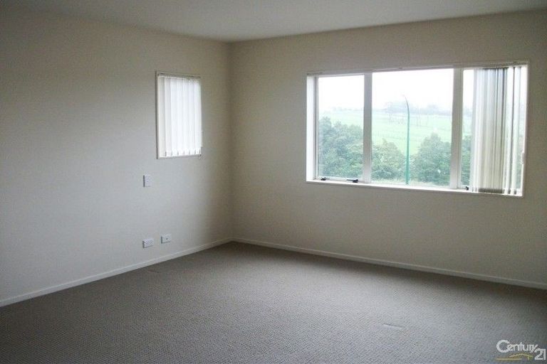 Photo of property in 22 Terrasini Drive, Flat Bush, Auckland, 2019