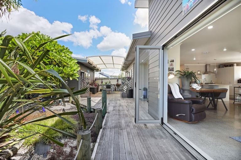 Photo of property in 12 Halyard Way, Mangawhai, 0505