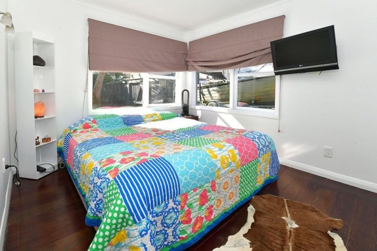 Photo of property in 2/88 Archers Road, Glenfield, Auckland, 0629