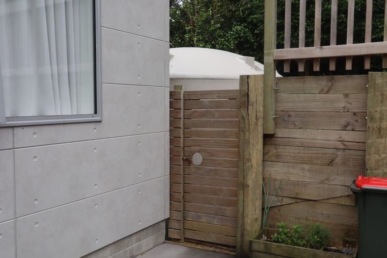 Photo of property in 73 Warman Road, Okura, Auckland, 0792