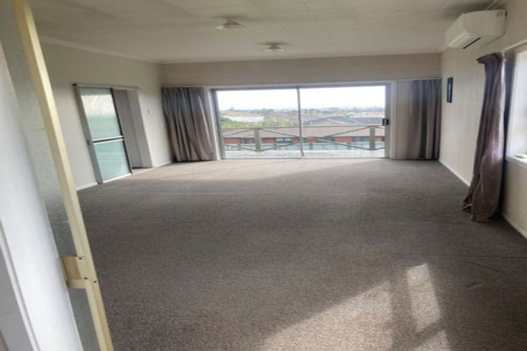 Photo of property in 136 Smart Road, Glen Avon, New Plymouth, 4372