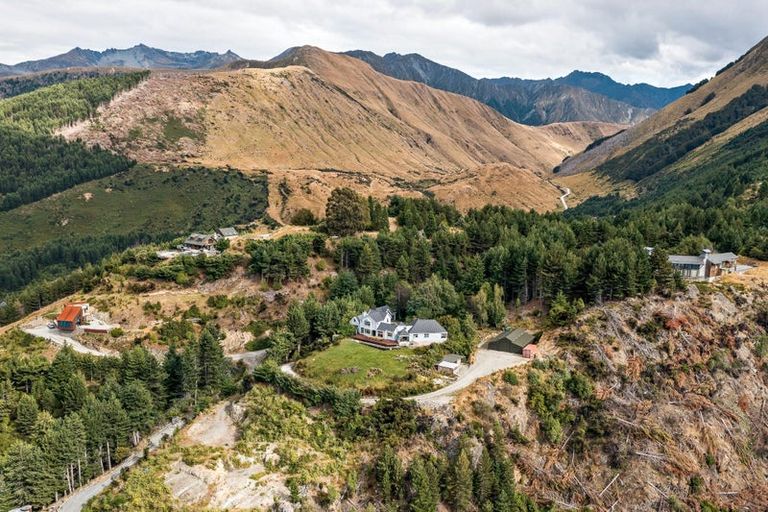 Photo of property in 15 Summit Lane, Ben Lomond, Queenstown, 9371